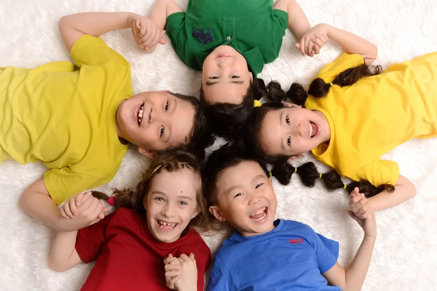Картинка дети казахстана. Дети Казахстана. Радостные дети. Счастливый ребенок. Счастливые дети Казахстан.