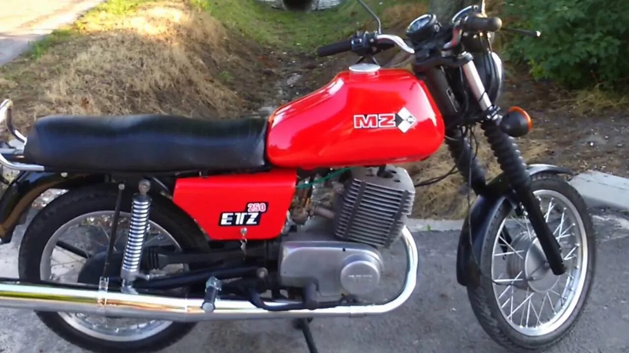 Купить мотоцикл на куфаре. Мотоцикл MZ ETZ 250. MZ IFA 250. MZ 250 ETS. Motorradwerk Zschopau мотоцикл MZ.