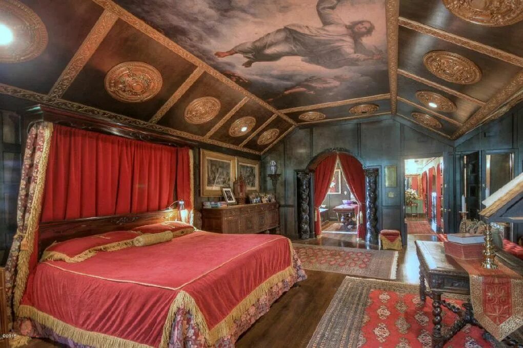 Спальня в средневековом стиле. Спальня в средневековом замке. Комната в замке. Спальня в стиле замка.