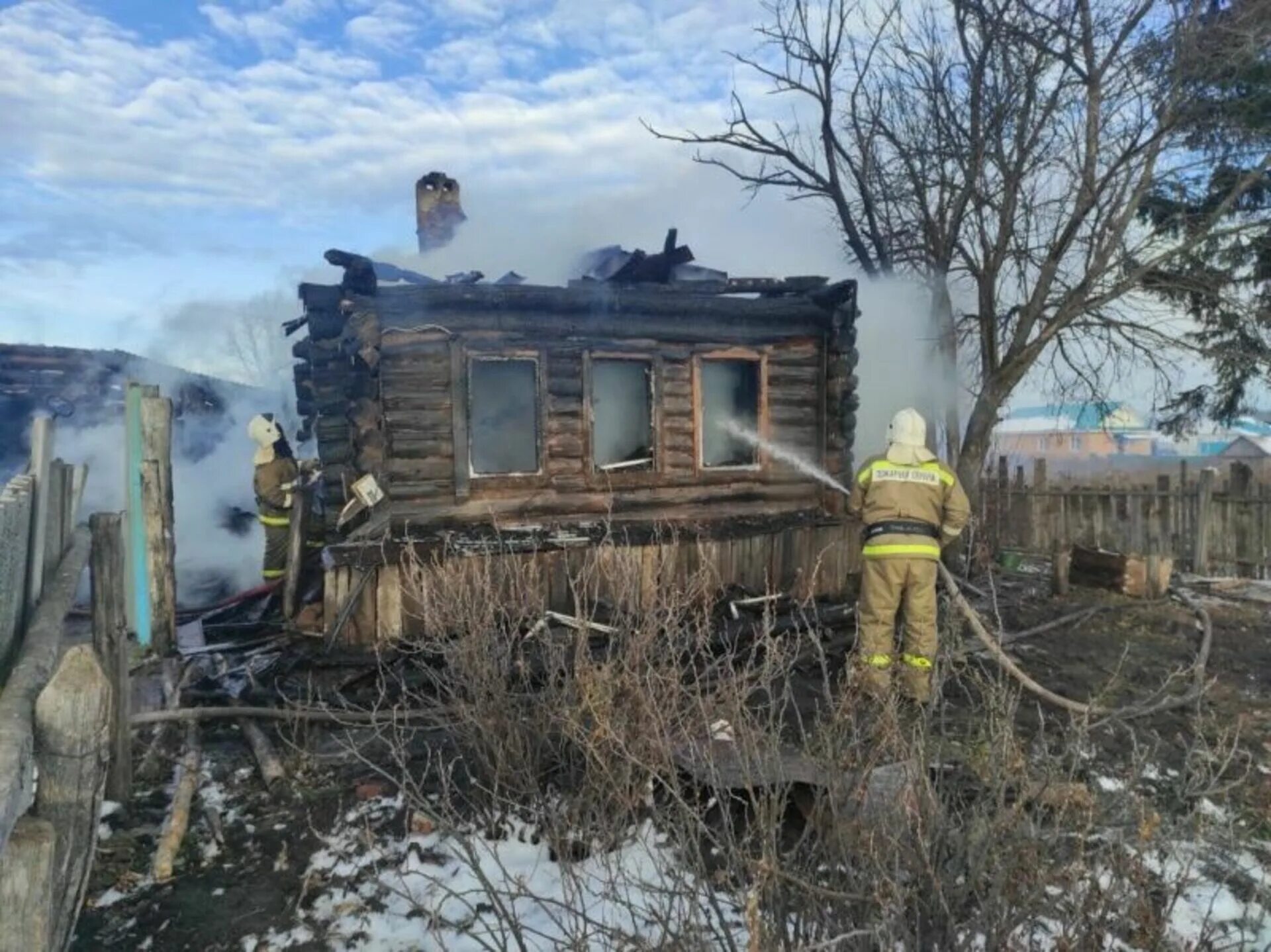 Пожар в татарстане. Пожар в полянках. Пожар в больших полянках Алексеевский район. Сгорел дом в селе Соболевское Татарстан.