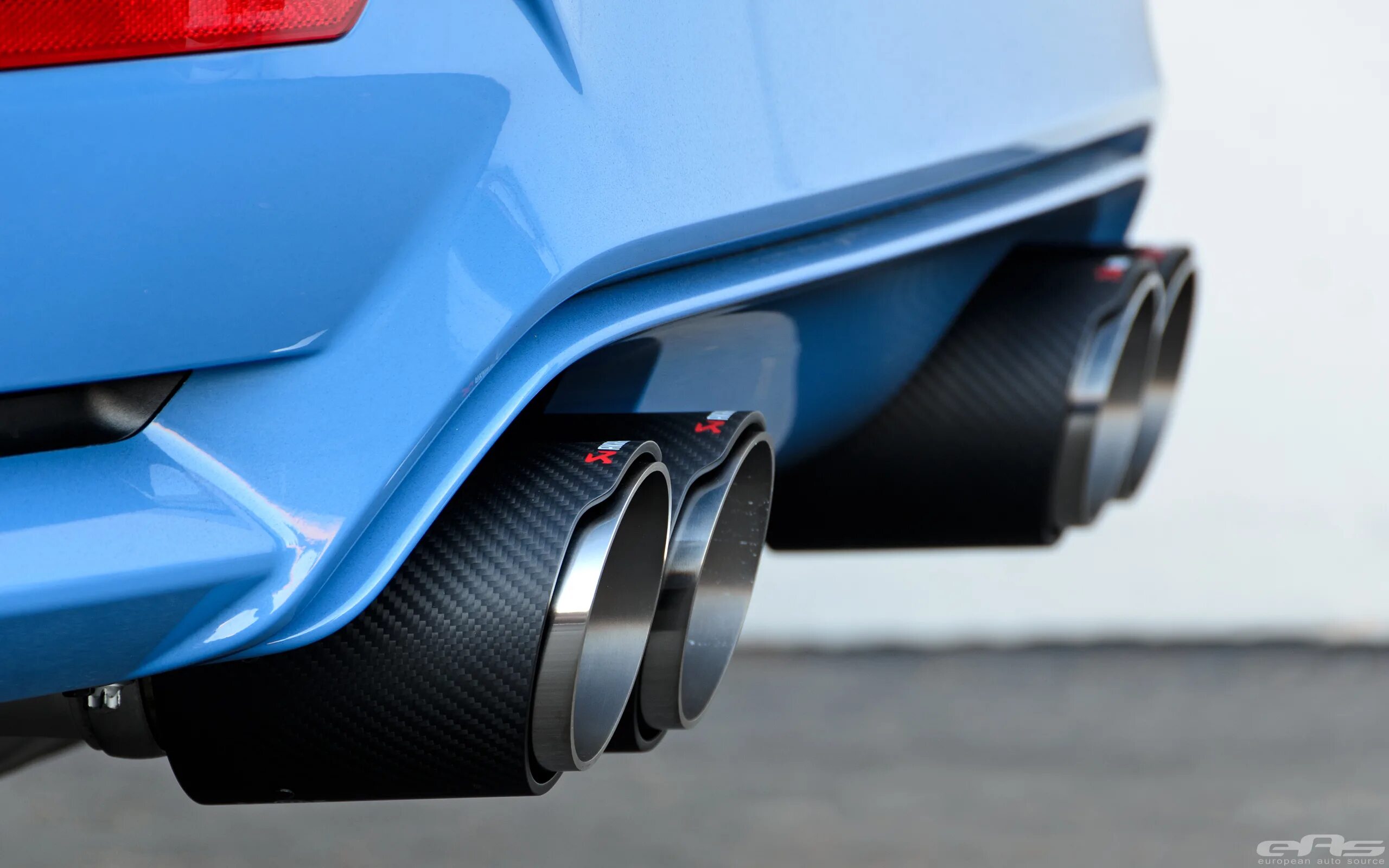 BMW m4 Akrapovic. BMW m3 Akrapovic. X6m Performance 2020 выхлоп. M4 BMW Акрапович. Акрапович м5