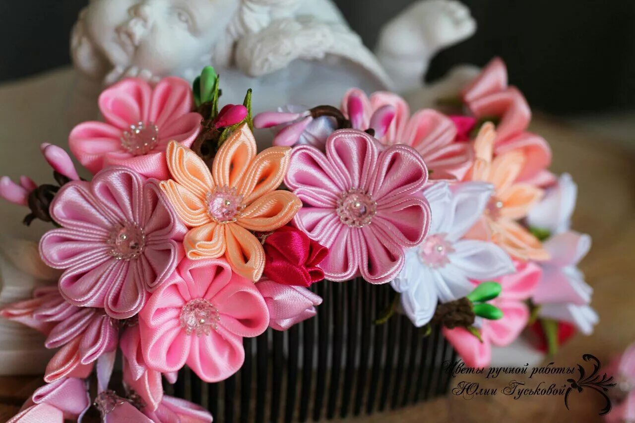 Цветы из лент техника. Мацуба кандзаси. Канзаши. Цветы канзаши. Заколки канзаши.