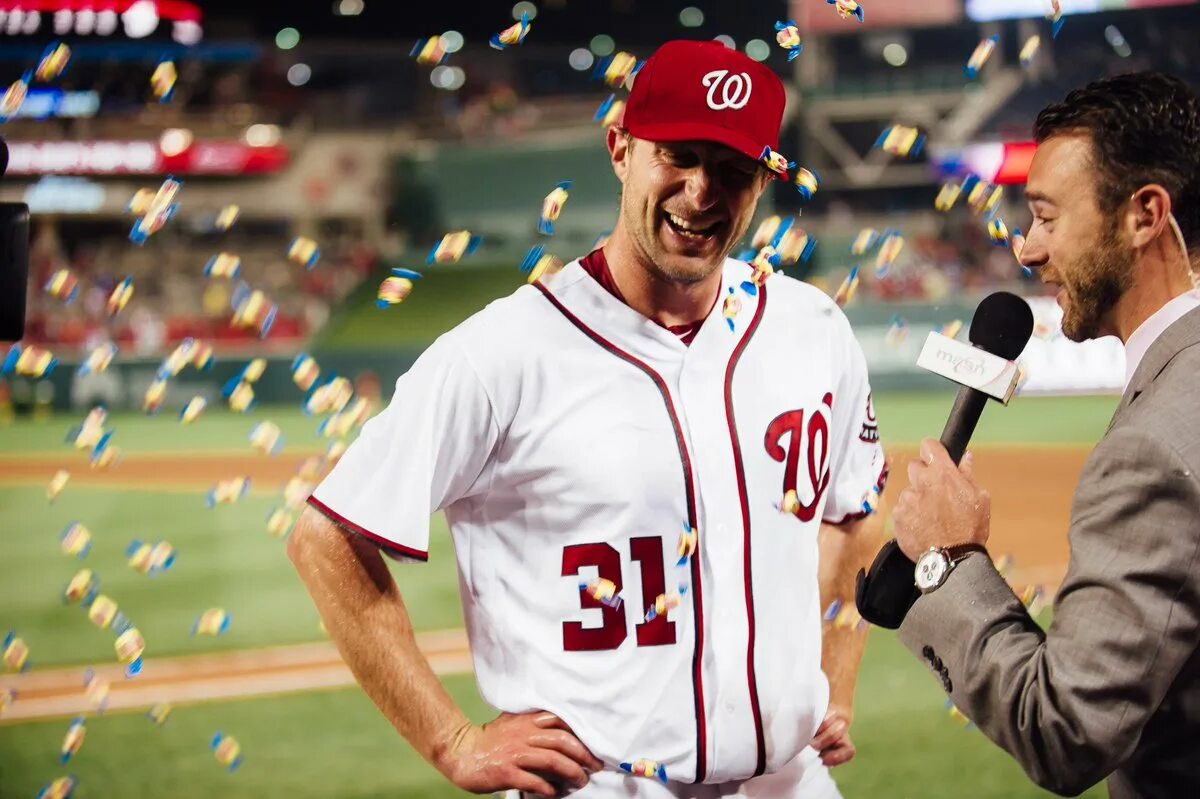 Комиксы про бессмертие. Летс фан. Гравити фолз бессмертие комикс. Прикольные футболки для мужчин. Be unexpected.