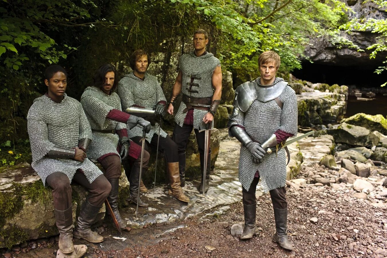 мерлин рыцари камелота. бекхэм в фильме меч короля артура. рыцаря число. сериал мерлин артур и рыцари круглого стола. камелот король артур и рыцари круглого стола.