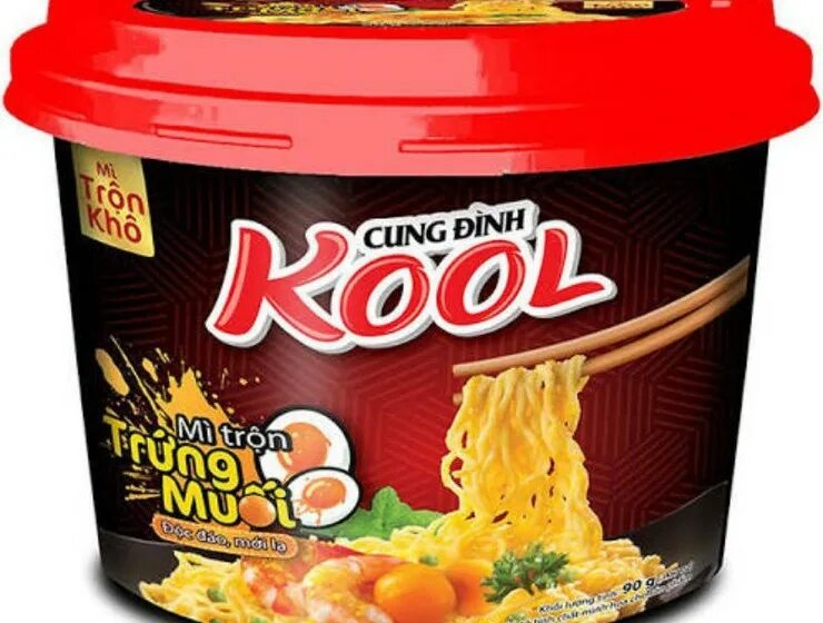 Лапша быстрого приготовления с яйцом. Лапша kool. большая красная чашка лапша. лапша б/п. лапша noodles.