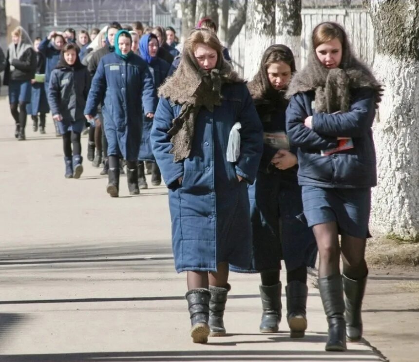 Сколько женщин сидят в тюрьмах. Женская тюрьма. Женщины заключенные. Женские зоны в России. Женщины в колонии.