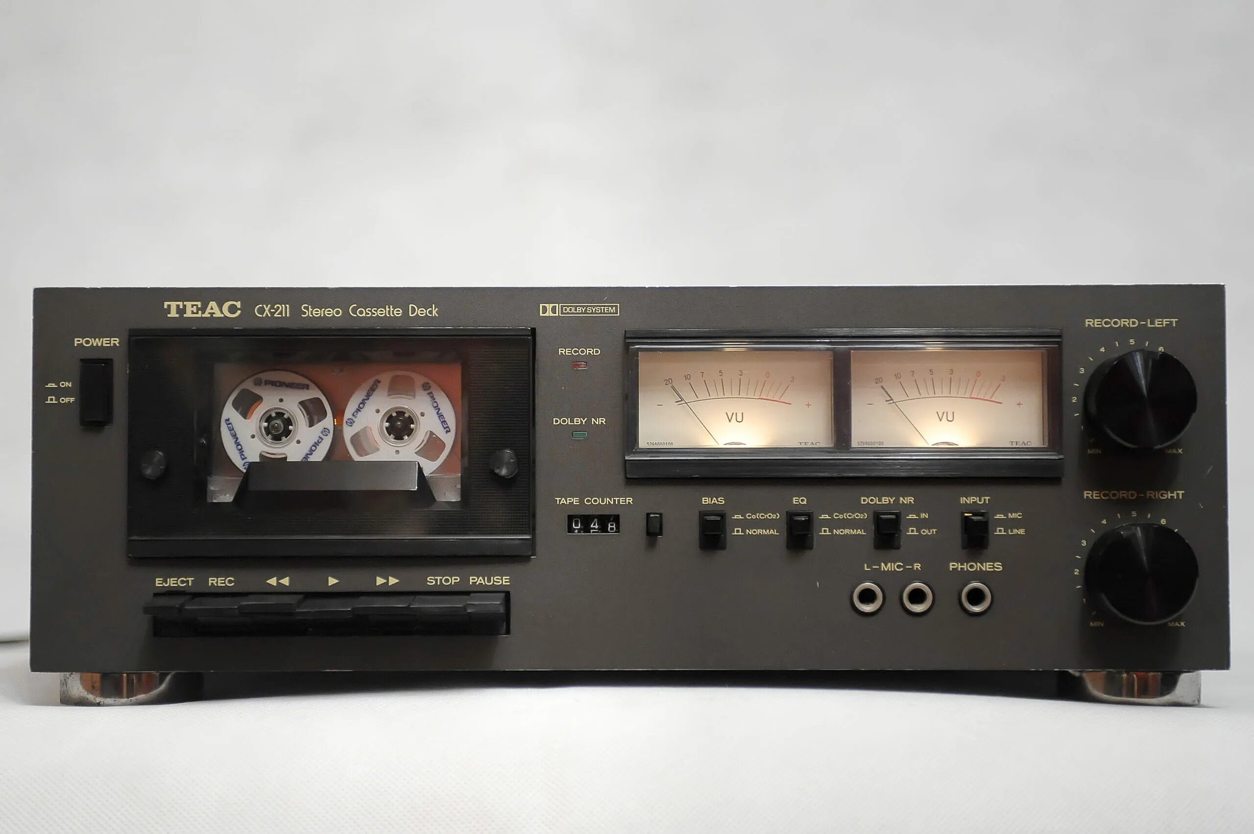 Кассетная дека 1970. Характеристики кассетных дек. Denon 810 кассетная дека. Дека sony tc-k555. Характеристики кассетных дек.