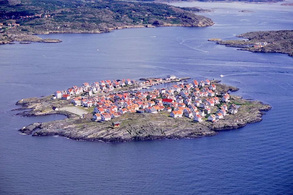 Плотный остро. Швеция остров Astol. Гульхольмен Швеция. Швеции на острове немдо.