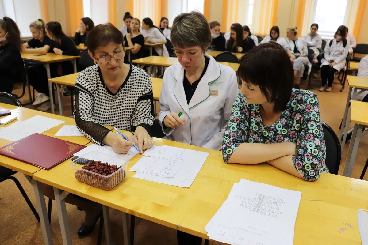 Кировский медицинский колледж отзывы. Кировский медицинский колледж отзывы. Когобу кировский медицинский колледж. Кировский медицинский колледж отмахова. Кировский медицинский колледж.