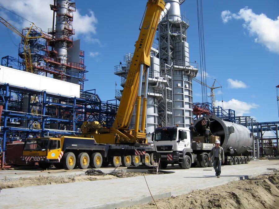 Омский нпз нефтеперерабатывающий завод стройка. Стройка нпз. Нефтепереработка газпромнефть мнпз. Строительство нефтяного завода. Омский нпз нефтеперерабатывающий завод стройка.