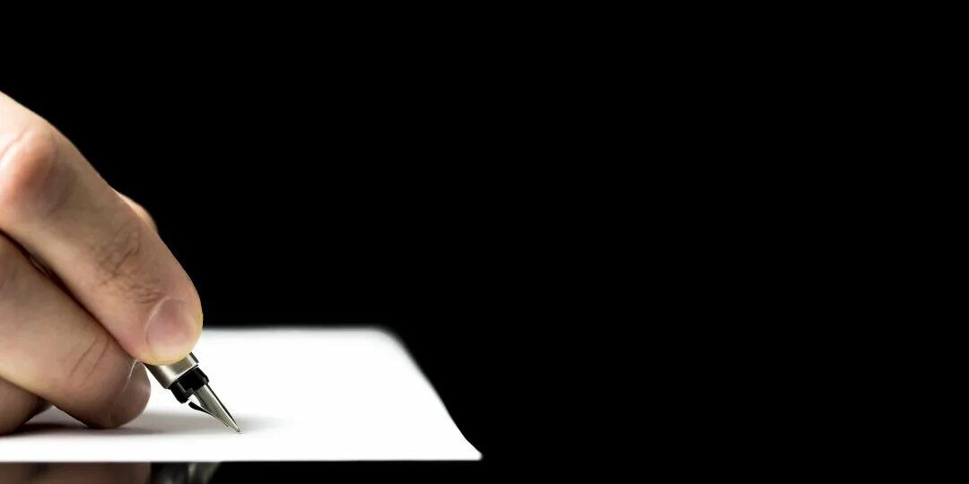 Почерк gif. Рука пишет. Пишущая рука в блокноте на белом фоне. Пишущая ручка песня. Ручка без фона.
