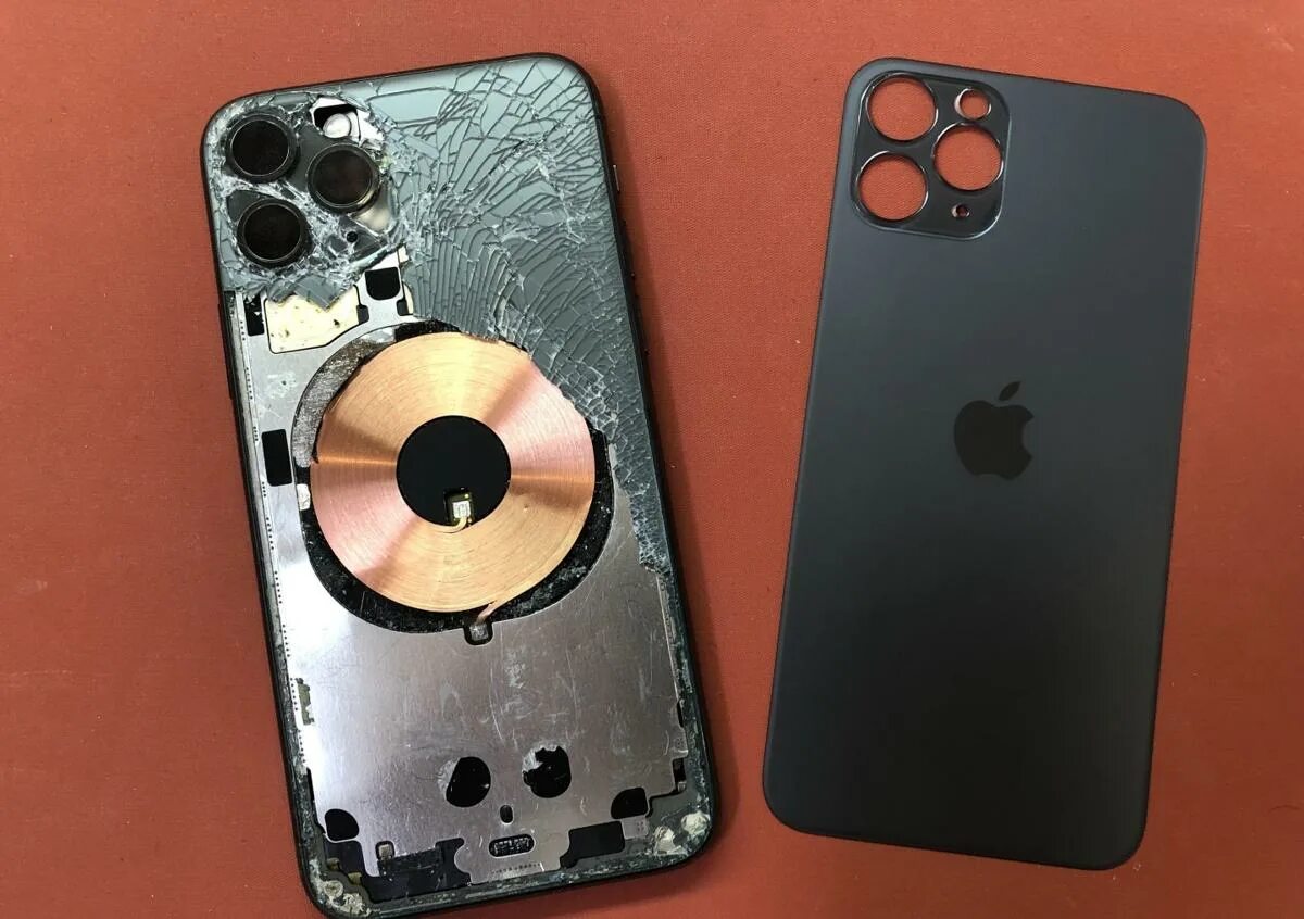 Замена задней крышки iphone 12 pro. Айфон 11 без задней крышки. Айфон 14 задняя крышка. Айфон 11 без крышки задней крышки. Айфон 11 разбита задняя крышка.