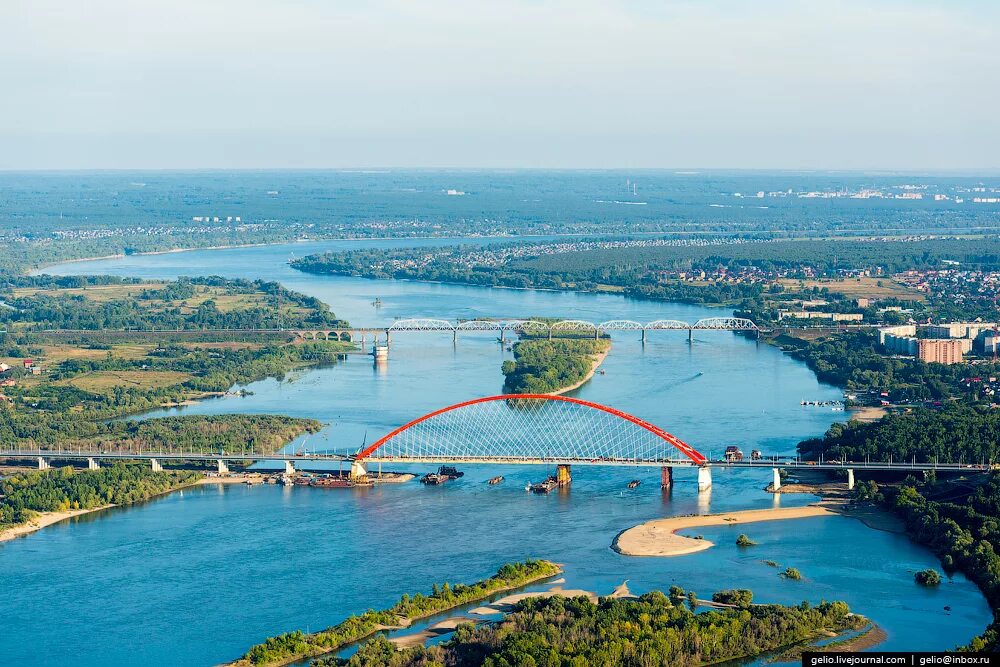 Какой город на берегу оби. Река Обь Новосибирск. Река Обь Бугринский мост. Бугринский мост Новосибирск. Новосибирск Обь сверху.