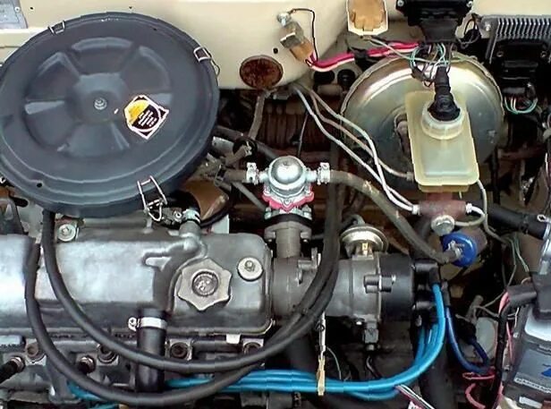 Карбюраторный двигатель ВАЗ 2108. ВАЗ 2108 карбюраторная. Двигатель ВАЗ 2108 карбюратор. Карбюраторный мотор ВАЗ 2108.