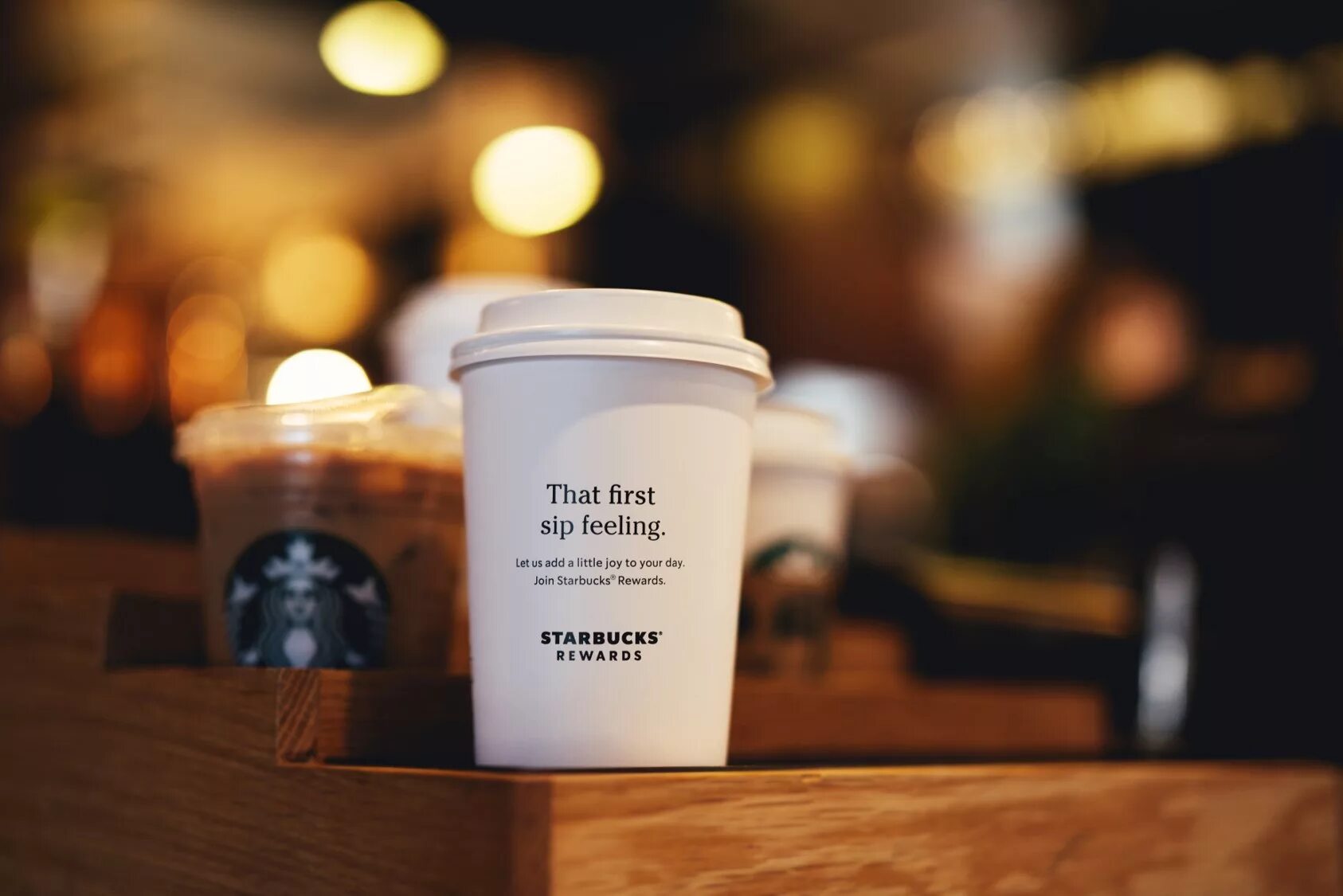 Фф a sip of feelings. Старбакс Старбакс Реворд. Starbucks лояльность. Программа лояльности Starbucks. Starbuck Star led.