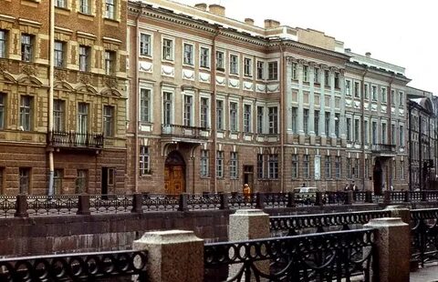 Кто где жил в петербурге