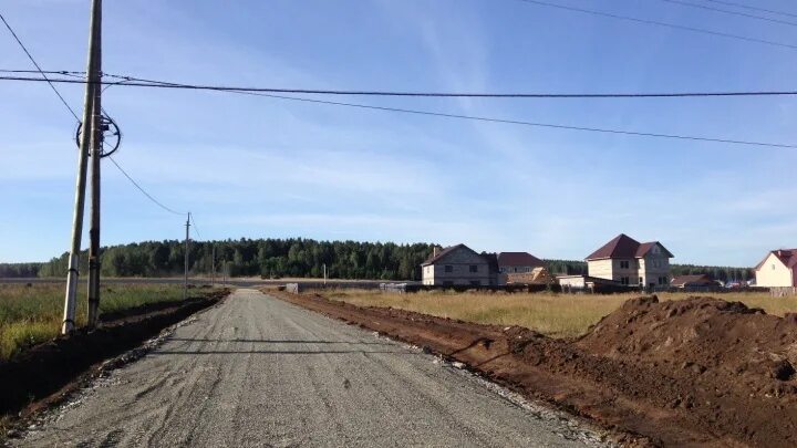 Екатеринбург поселок октябрьский. Челябинский тракт поселок Октябрьский. Поселок Октябрьский Екатеринбург. Страница коттеджный поселок Екатеринбург. Екатеринбург деревня.