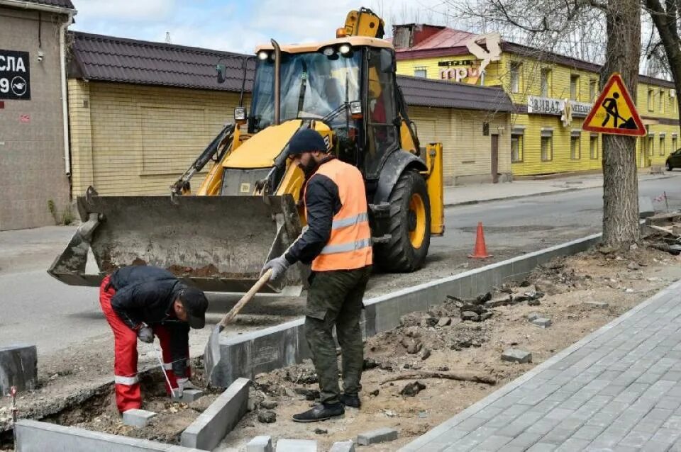 Ремонт дорог. Ремонт дороги. Дорожники сейчас. Отремонтированные дороги. Сайт ремонт астрахани