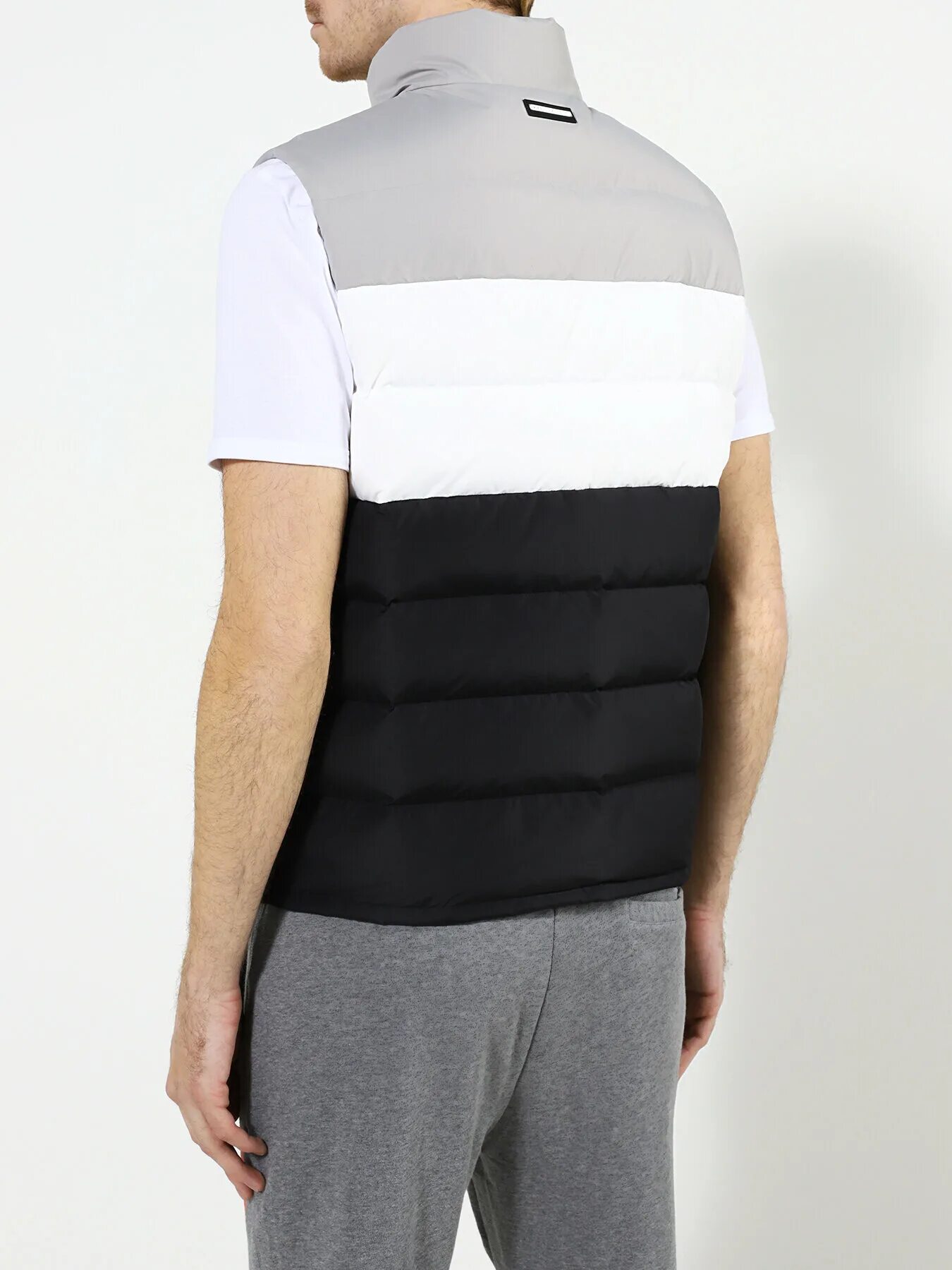Armani exchange жилетка мужская. Жилетка армани exchange мужская. Armani жилет 8nzq51 znw3z. Безрукавка армани эксчендж. Жилетка armani exchange.