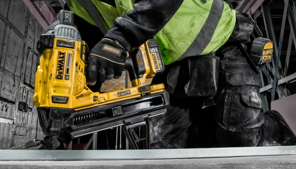 Dewalt dcn890n. Аккумуляторные гвоздезабивные и монтажные пистолеты dewalt. dch890 dewalt. dewalt dcn890 аналог.
