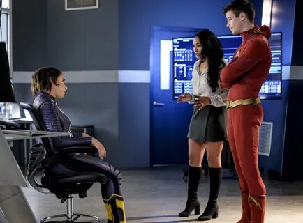 Jessica Parker Kennedy, Grant Gustin, and Candice Patton in The Flash (2014...