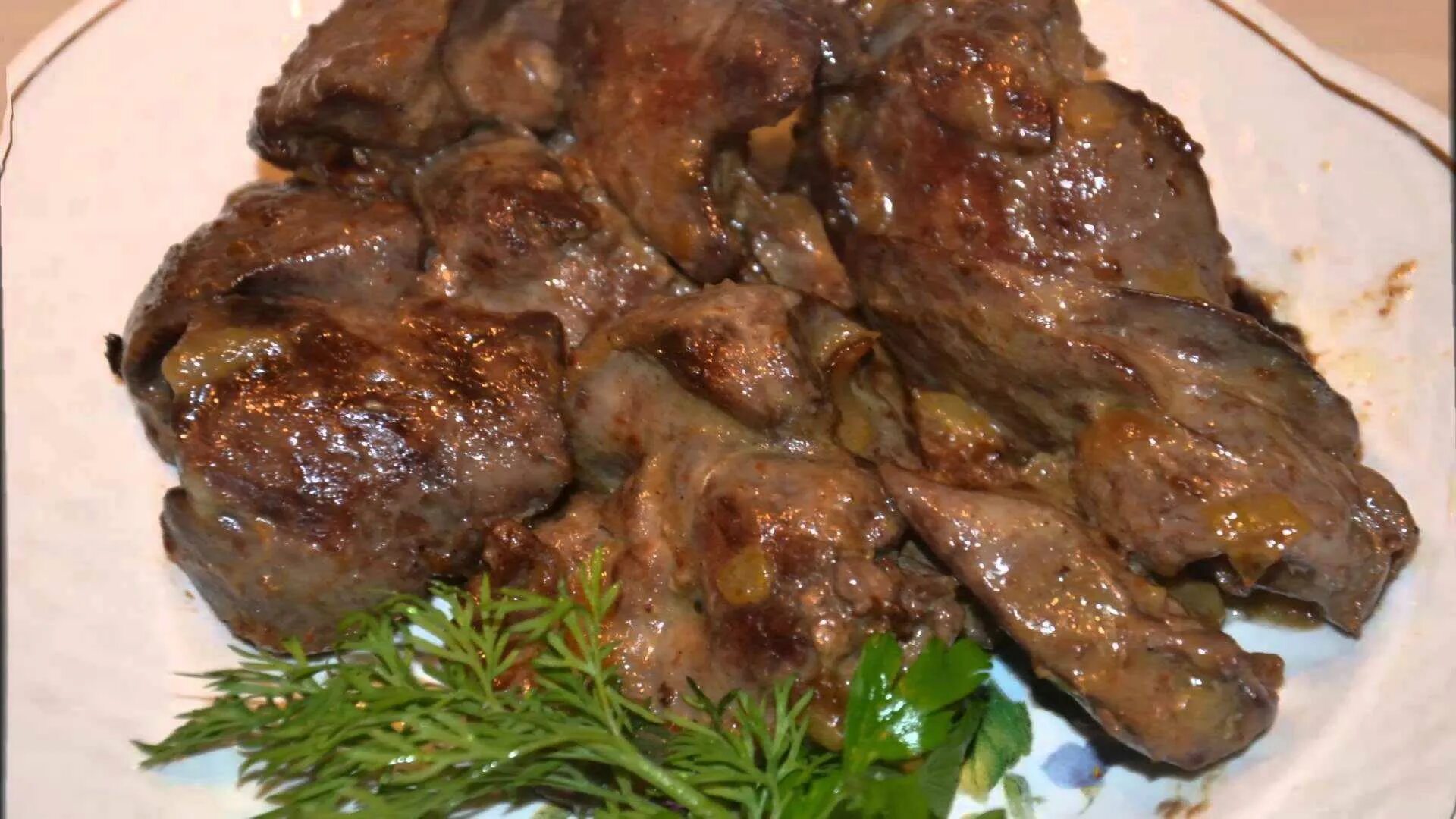 Пожарить печенку куриную на сковороде вкусно. Приготовить куриную печень. печень куриная жареная на сковороде. печень приготовленная. куриная печень с луком на сковороде.