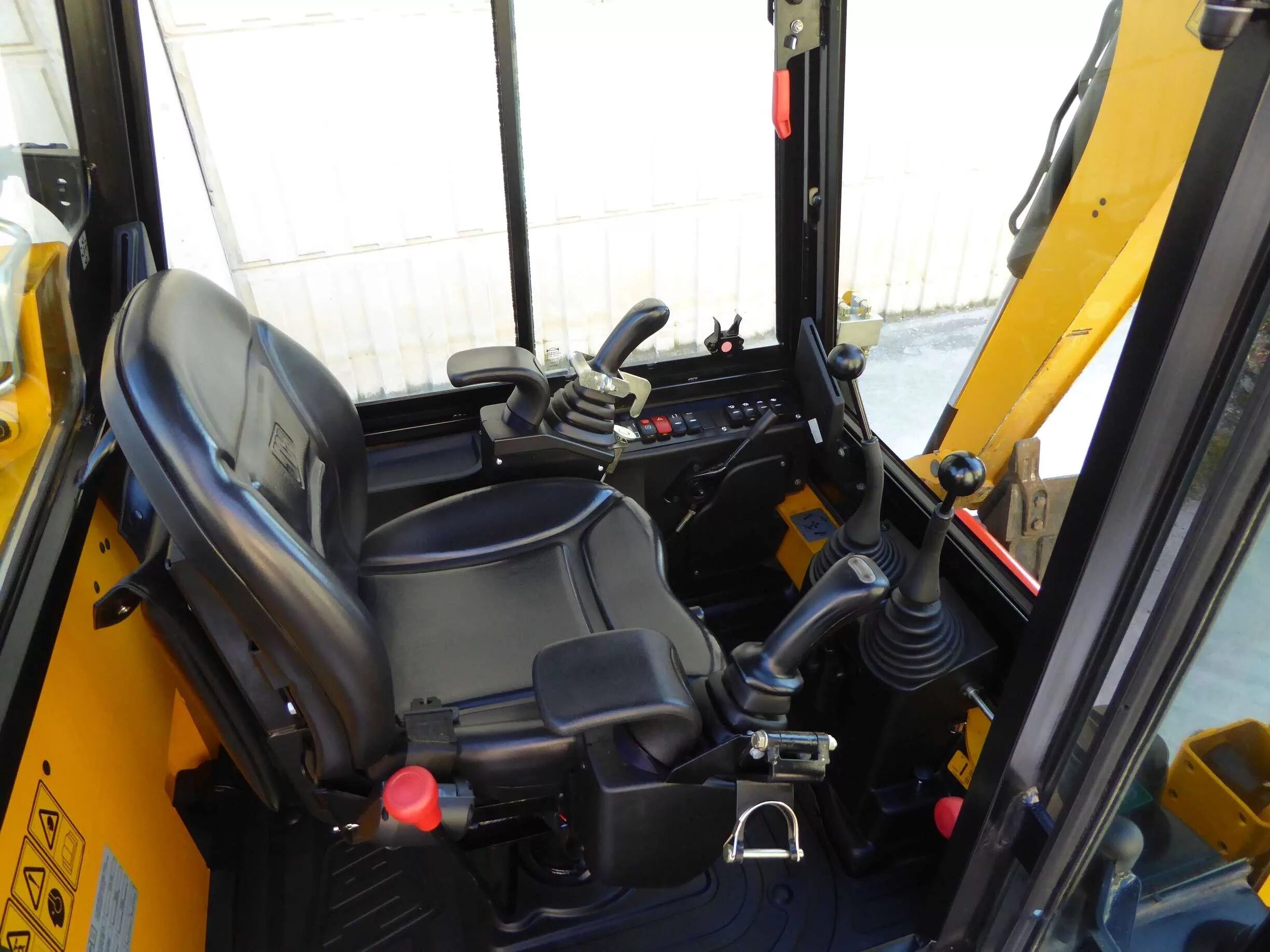 JCB 1cx кабина. Погрузчик JCB 1cx. JCB 1cx HF. Трактор JCB 1cx. Салон экскаватора