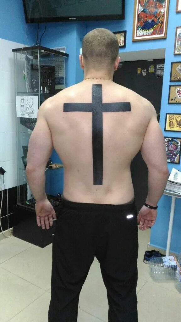 Back cross. Крест на спине. Татуировка крест на спине. Крест на всю спину. Тату православный крест на спине.