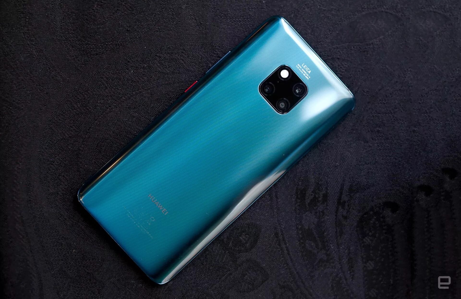 Мате 20. Huawei Mate 20 Pro. Хуавей мейт 20 про зеленый. Huawei Mate 20 Pro фото. Мейт.