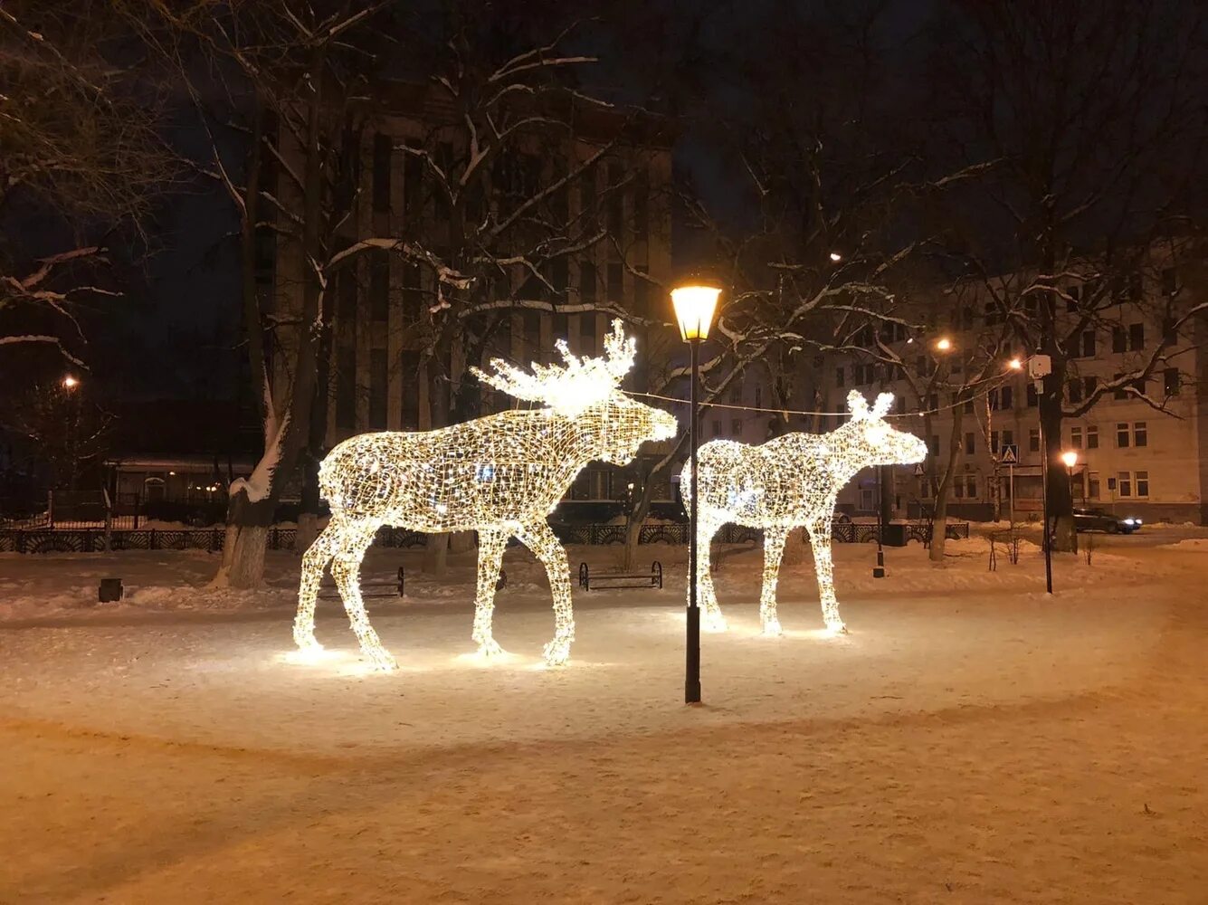 площадь куйбышева самара новый год 2021. новогодние инсталляции для улицы.