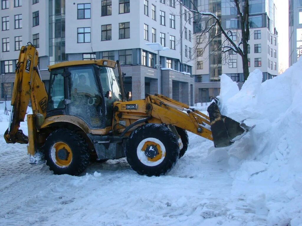 Вывоз снега buy ticket. Уборка снега JCB 3cx. Уборка снега JCB 4cx. Уборка снега трактором JCB 3cx. JCB 3cx super уборка снега.