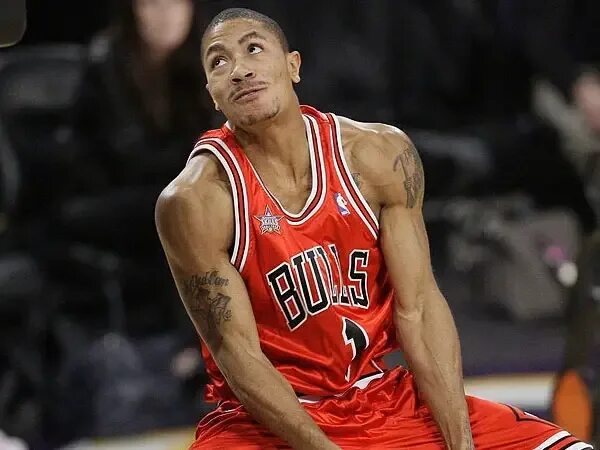 Derrick rose tattoo. Деррик роуз татуировки. Jaime jaquez jr. Ник роуз. Деррик роуз торс.
