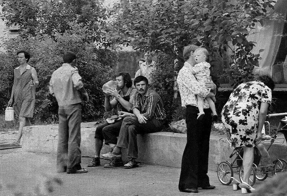 Как бы я выглядела 80 е годы. Ссср 1981 год в цвете. Мода в америке в 80-е годы. Харрисон форман в москве. Группа комбинация 1988.