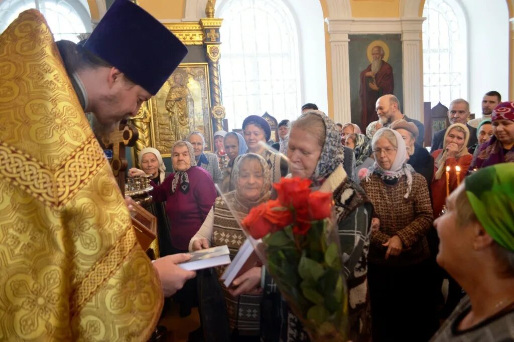 иерей кострома на запрудне. храм на запрудне в костроме расписание богослужений. церковь запрудня расписание богослужений. богослужение в храме на запрудне кострома. церковь на запрудне в костроме для крещения.