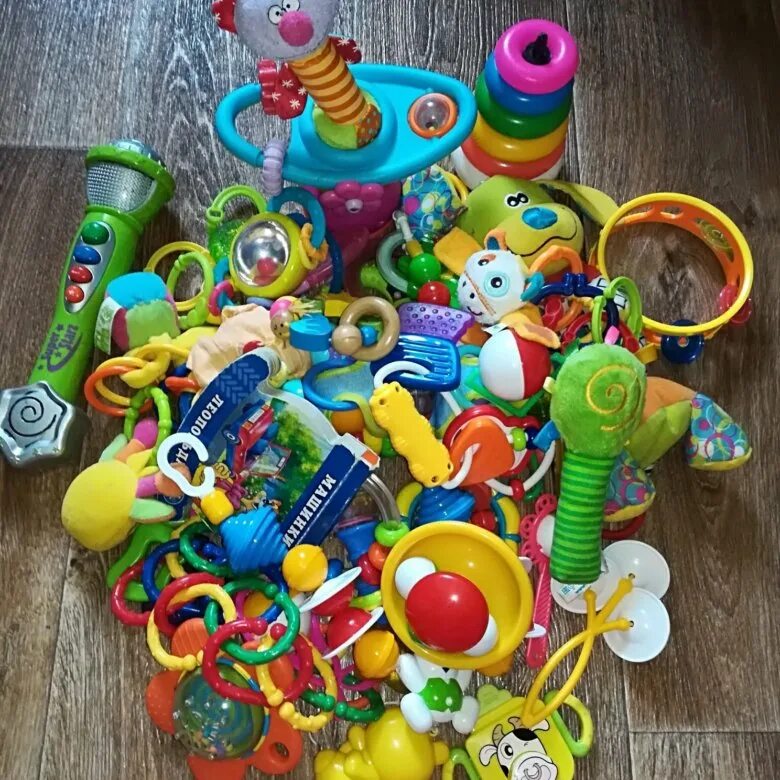 Магазин детских товаров закупает погремушки 240. Погремушка с шариками внутри. Погремушка 8006 бусинка. Магазин детских товаров закупает погремушки 240. Набор погремушек 8389-1 в пак.