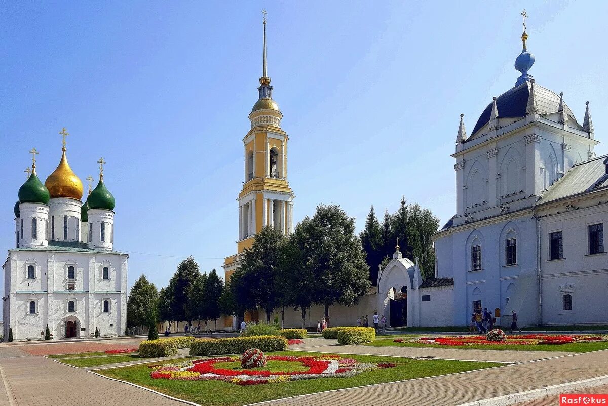 Соборная площадь Коломна. Коломенский Кремль Соборная площадь. Соборная площадь Коломна храмы. Ансамбль Соборной площади Коломна. Сайты г коломны