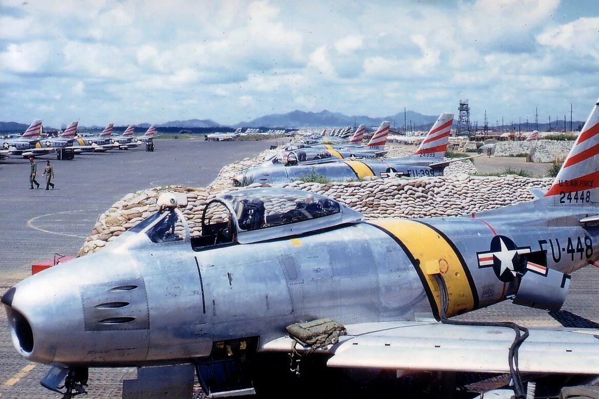 Черный четверг американской авиации. F-86 Sabre. F86 Sabre Корея. North American f-86 Sabre. F-86 В Корее.