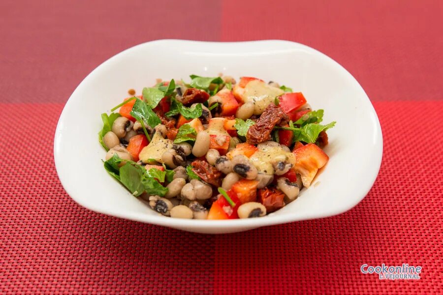 постные салаты. постный фасоль. болгарское блюдо из фасоли. салат из фасоли. салат фасоль.