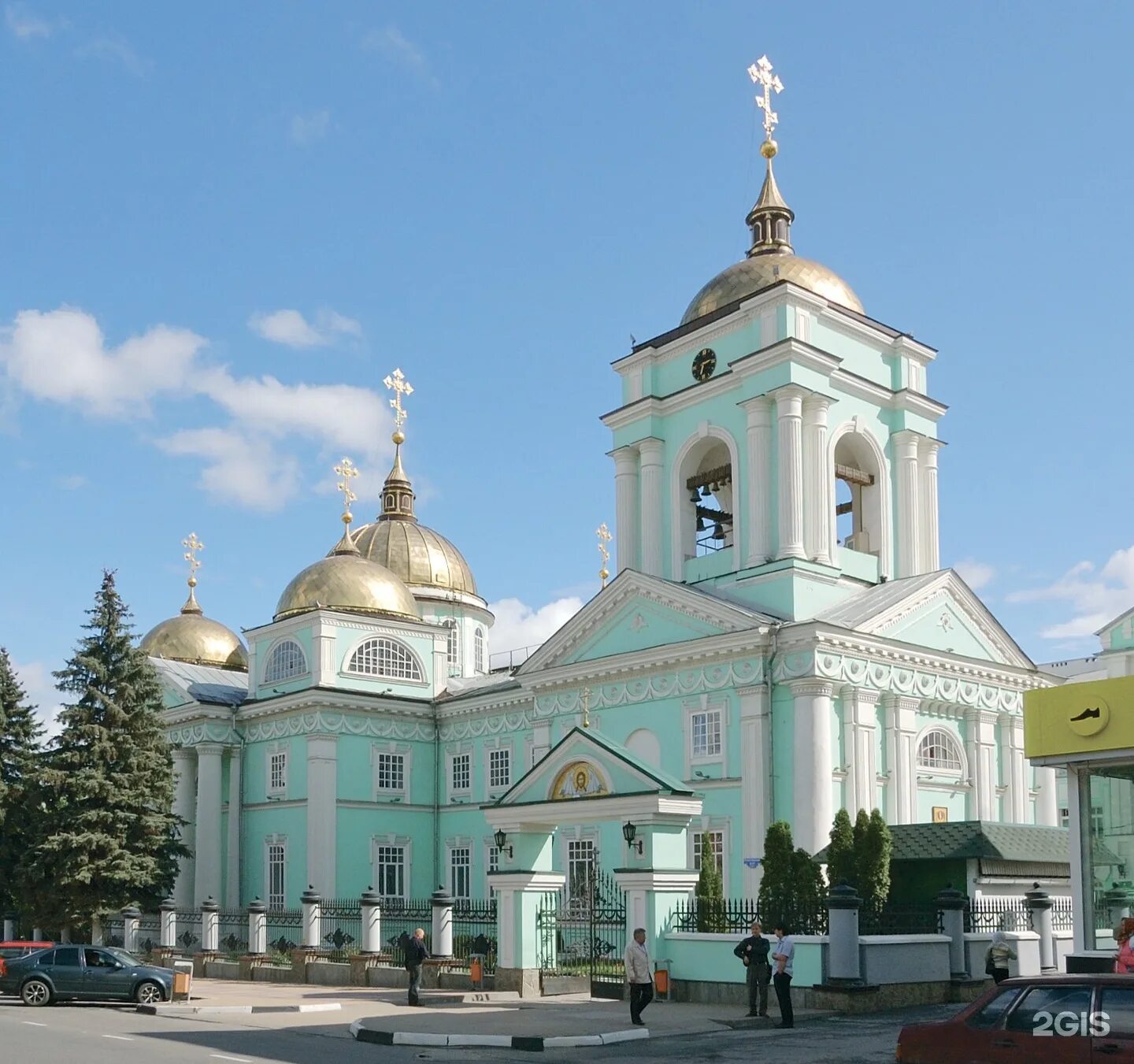 Службы церковь в белгороде. Спасо-преображенский собор белгород. преображенский кафедральный собор белгород. преображенская церковь белгород. преображенский собор г. белгорода.