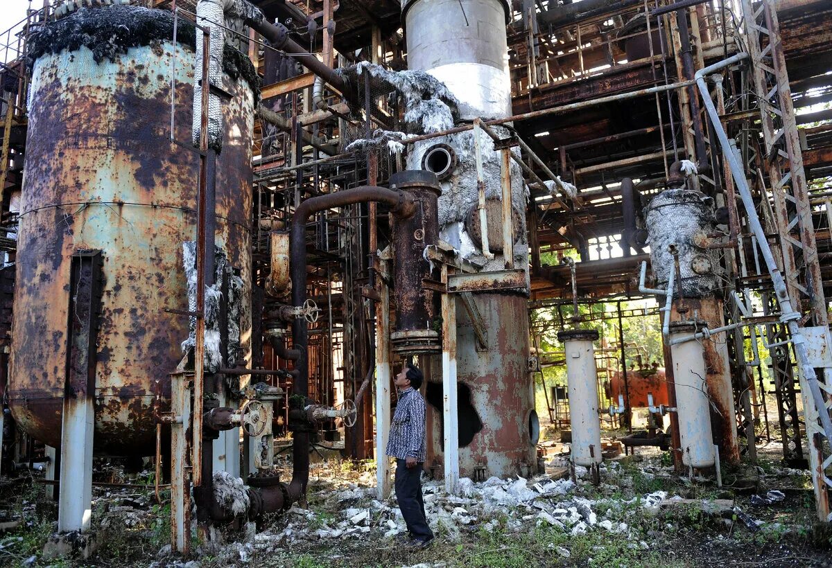 Трагедии на заводе. Индия бхопал завод union carbide в 1984. завод union carbide бхопал. катастрофа в индии на химическом заводе в 1984. завод union carbide бхопал катастрофа.