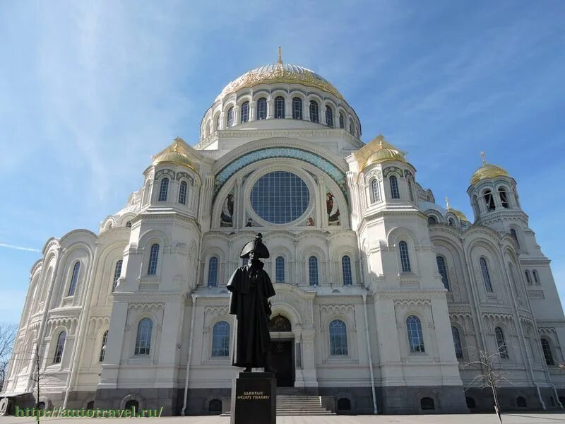 Кронштадтская площадь санкт петербург. Якорная площадь в Кронштадте. Кронштадтская площадь СПБ. Памятник Ушакову в Кронштадте.