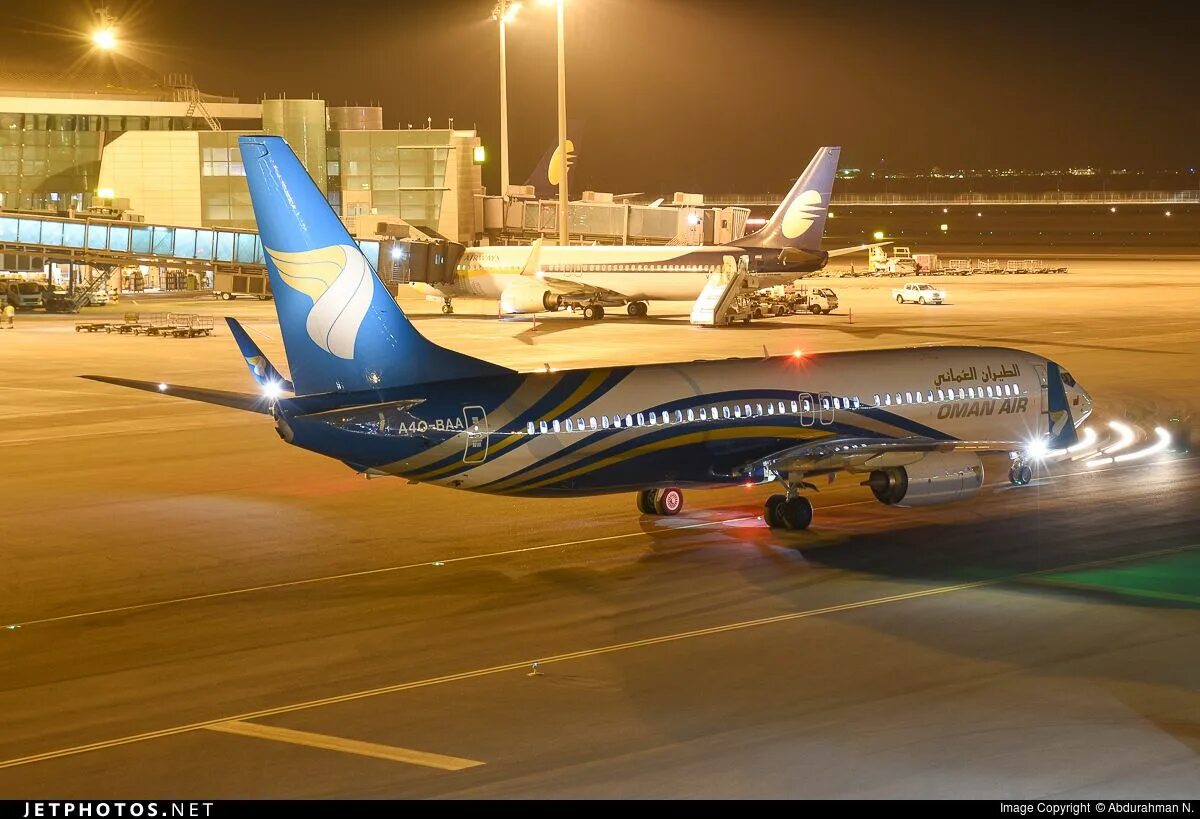 Оман эйр москва бангкок. Оманские авиалинии москва. Oman air 787. Аэропорт mct маскат. Airbus a330-300 oman air.