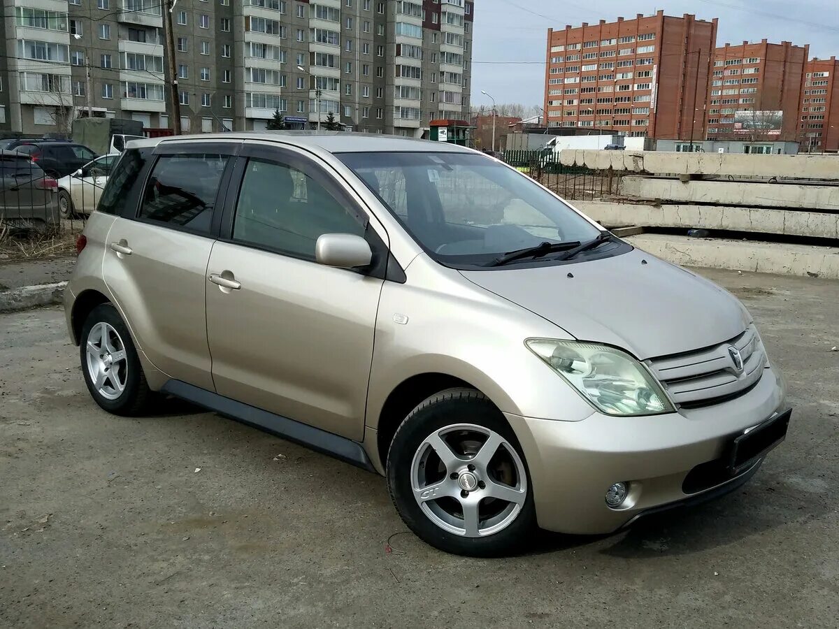 Toyota ist i 2001 – 2005. Тойота ист 2001. Тойота ист 2003. Toyota ist 2003 белый. Toyota ist/temp.