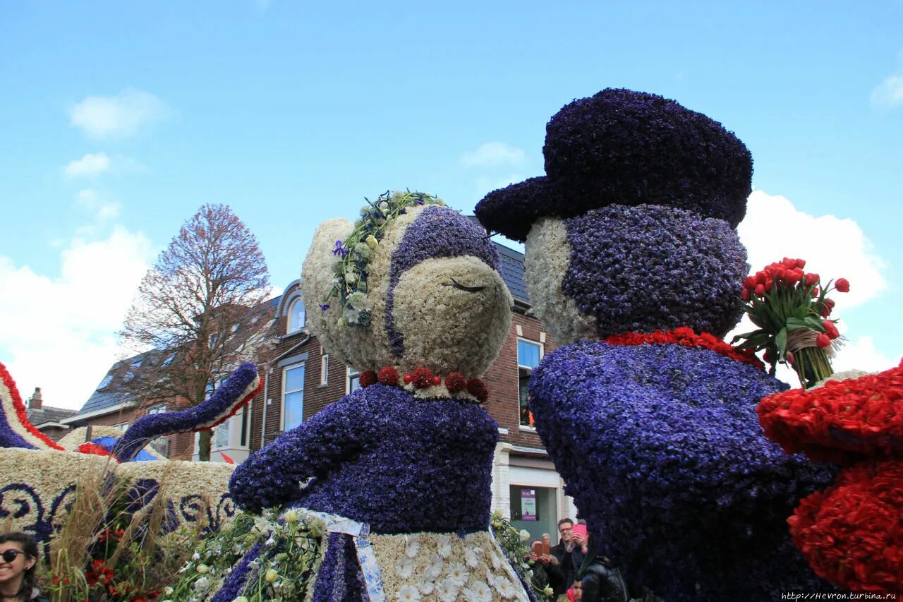 Поделка парад цветов. Брюссель парад цветов панорама. Поделки парад. Аппликация парад военной техники. Поделки парад.