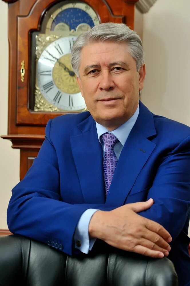 Мухадин эскиндаров. Эскиндаров ректор финансового университета. Мухадин эскиндаров ректор. Эскиндаров михаил абдурахманович финансовый университет. Эскиндаров михаил абдурахманович.