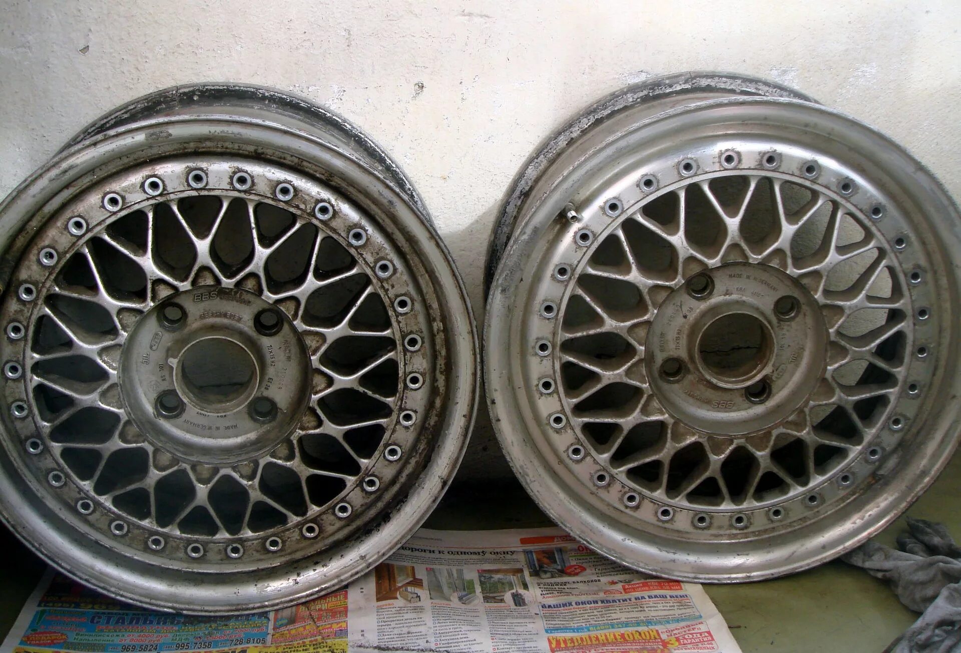 Диски ромашки на ауди 80 б4. Диски 80 15. Диски 80 15. Старые японские диски. Ауди 80 б4 диски r15.