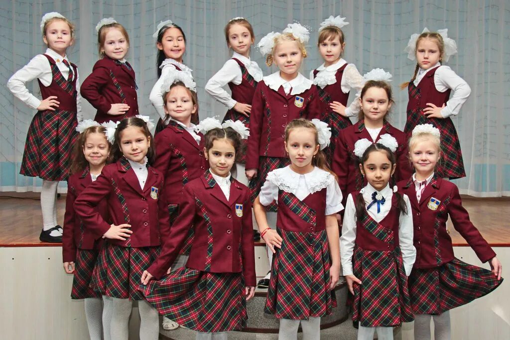 Форма одежды в 5 гимназии в г. Форма в гимназии. Школьная форма гимназии. Школьная форма в гимназии 42 спб. Школьная форма для первоклассников.