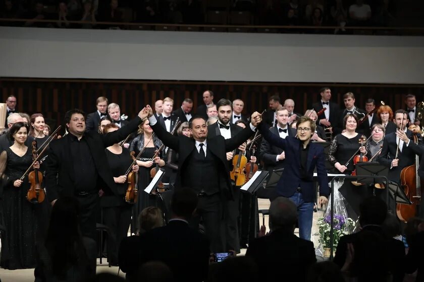 оркестр в красноярской филармонии. валерий шелепов дирижер красноярск. шелепов оркестр. академический симфонический оркестр московской филармонии состав. дирижеры красноярска.