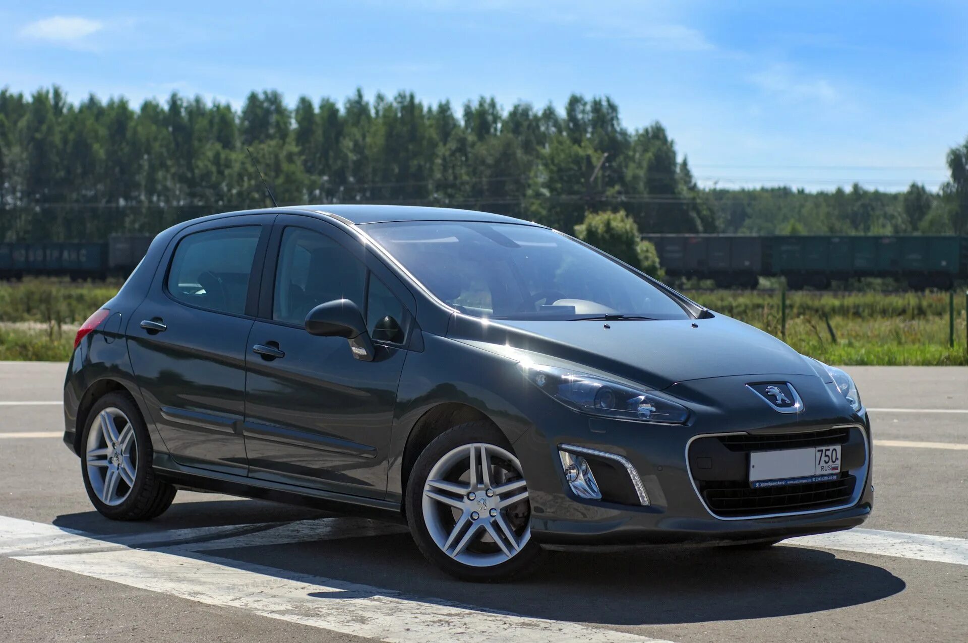 Диски пежо 2008. Диск пежо 2008. Пежо 2008 объем бака. Диски пежо 2008. Peugeot 2008 черный.