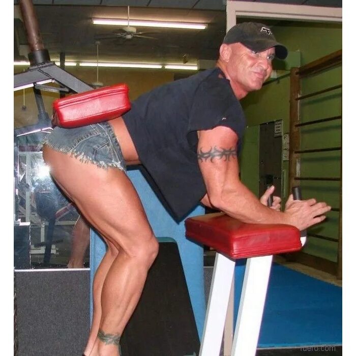 Девушка в зале прикол. Тренер мне на море через неделю. Смешные инструкторы. Смешные инструкторы. Фитнес тренер прикол.